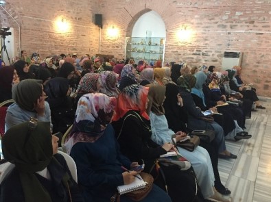 Bursa'da Çocuğuma Dinini Sevdiriyorum Seminerine Yoğun İlgi