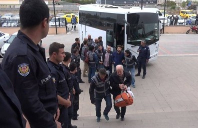 FETÖ'den Gözaltına Alınan 14 İş Adamı Tutuklandı