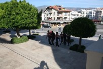 BELDIBI - Hırsızlık Şüphelilerine Uykuda Baskın