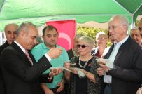 RECKLINGHAUSEN - Katolik Papazı İlk Defa Aşure Yedi