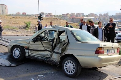 Kayseri'de Trafik Kazası Açıklaması 8 Yaralı