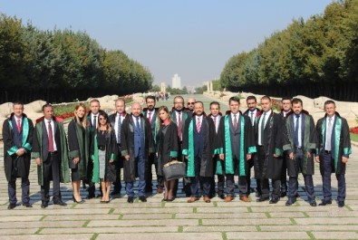 Milliyetçi Avukatlar, Anıtkabir Ve Anıtmezar'ı Ziyaret Etti