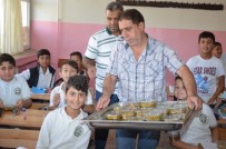 MUHARREM AYI - Viranşehir'de Öğretmen Ve Öğrencilere Aşure İkramı