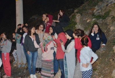 Zonguldak'ta Yurtta Kalan Kız Öğrencilerin Eylemi