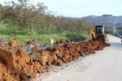 Akçakoca Belediyesi Eski İçme Suyu Hatlarını Yenileniyor