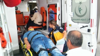 Aydın'da Servis Bekleyen İşçilere Otomobil Çarptı Açıklaması 1 Ölü, 3 Yaralı