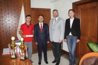 Kapadokya Atlı Okçuluk Spor Kulübü Vali Aktaş'ı Ziyaret Etti