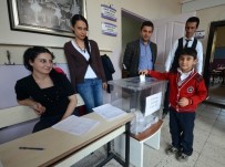 SEÇİM SANDIĞI - Sarıkamış'ta Öğrencilerin Seçim Heyecanı