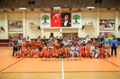 Şehitkamil'de Basketbol Cumhuriyet Kupası Start Aldı