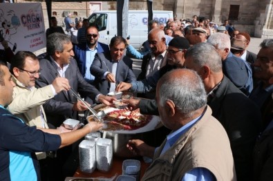 Aksaray'da 15 Temmuz Şehitleri Anısına Aşure Dağıtıldı