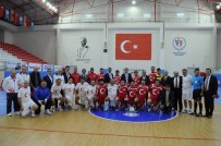HÜSEYIN AKSOY - Amatör Spor Haftası'nda Dostluk Maçı Düzenlendi