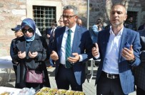 Başkan Köşker, Binlerce Gebzeliye Aşure Dağıttı