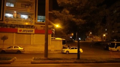 Diyarbakır Polisi, HDP Ve DBP Binalarında Arama Yapıyor