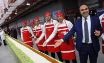 REKOR DENEMESİ - İstanbul'da 'Dünyanın En Uzun Çiğ Köfte Dürümü Rekoru' 231 Metreyle Kırıldı