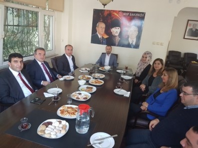 Kaymakam Öztürk'ten MHP'ye Ziyaret