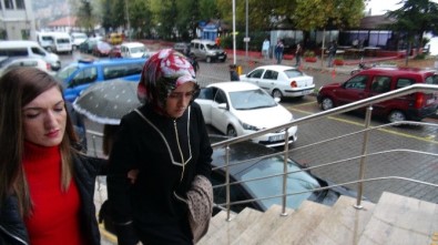 Kendisini Zorla İstanbul'a Götürmek İsteyen Genci Öldüren Kadının Yargılanmasına Devam Edildi