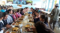 SELAHATTIN HATIPOĞLU - Milli Eğitim Müdürü Edip Öğrencilerle Yemek Yedi