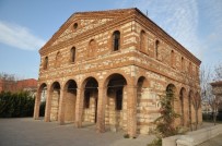 TARİHİ BİNA - Özlüce Kültürevi Kaderine Terk Edildi