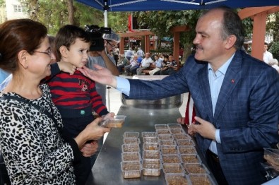 Pamukkale Belediyesi'nden 2 Bin Kişilik Aşure İkramı