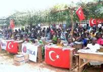 Togo'da 500 Öğrenciye Kitap Ve Okul Malzemeleri Desteği