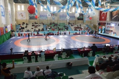 2. Balkan Güreş Şampiyonası Başladı