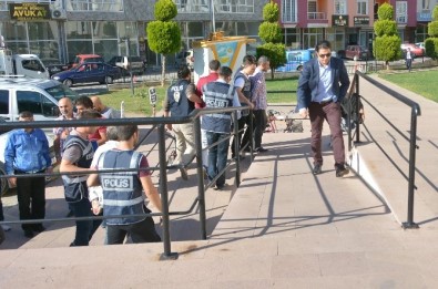 Balıkesir'de FETÖ Soruşturmasında 3 Kişi Tutuklandı