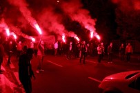 Beşiktaş Kafilesine Taraftarlardan Yoğun İlgi