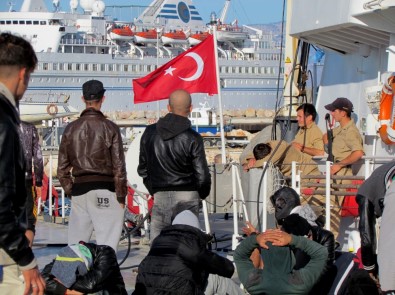 Çeşme'de 85 Sığınmacı Yakalandı