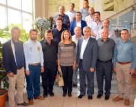 ÜNIVERSITE DIPLOMASı - Konfeksiyoncu Ve Dericiler Kalifiye Elemandan Yana Dertli