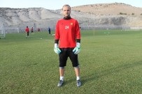 Yeni Malatyaspor'da Kaleci Hakan'dan Camiaya Mesaj