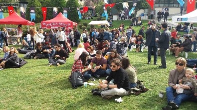 Beşiktaş Sokak Lezzetleri Festivaline Vatandaşlardan Yoğun İlgi