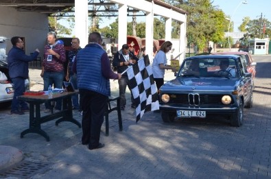 Klasik Otomobillerin 'Cumhuriyet Rallisi'