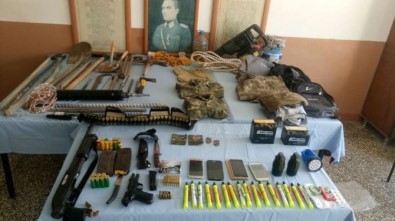 Samandağ'da Kaçak Kazı Yapan 3 Kişi Yakalandı