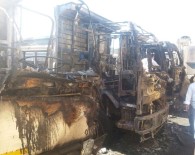 KAMYONCU - Şanlıurfa'da 3 Kamyon Yanarak Kül Oldu