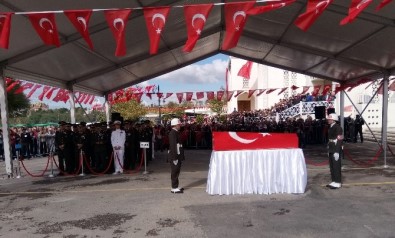 Şehit Piyade ER Erdoğan Çamurlu Son Yolculuğuna Uğurlanıyor