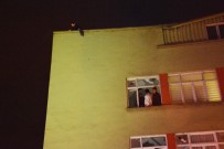 FILM GIBI - Terfi Edemeyen İşçi İntihara Kalkıştı