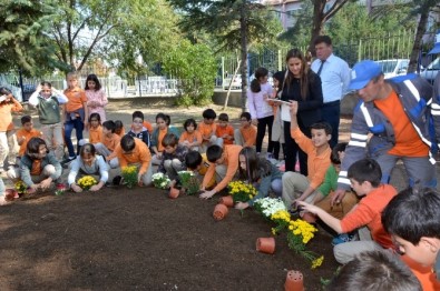 'Toprak Vatandır Okul Bahçelerinde' Projesi
