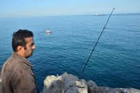 BALIK TUTMAK - Balık Tutarken Denize Düşen Amatör Balıkçıyı Arama Çalışması Sürüyor