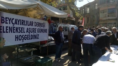 Beyçayırlılar Derneğinden Aşure İkramı