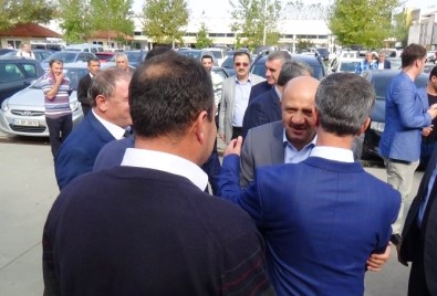 Milli Savunma Bakanı Fikri Işık, Sakarya'da Nikah Şahidi Oldu