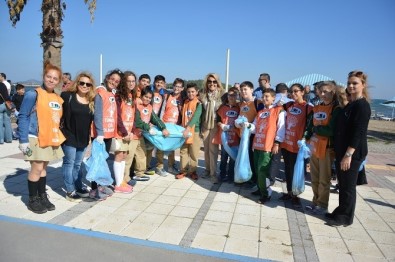Urla'da Kıyı Ve Deniz Temizliği
