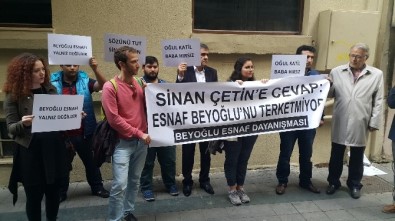 Yönetmen Sinan Çetin'e Ait İş Yerinden Çıkartılan İşletmeci Ve Esnaf Eylem Yaptı