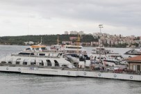 ÇANAKKALE BOĞAZı - Bozcaada-Geyikli Seferlerine Fırtına Engeli