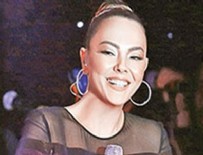 Ebru Gündeş tektaşını çıkarttı!