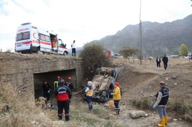 Konya'da Otomobil Şarampole Devrildi Açıklaması 1 Ölü, 1 Yaralı