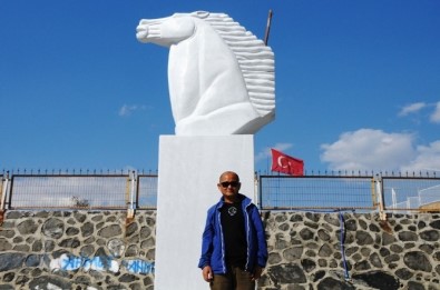 2. Bisanthe Taş Heykel Sempozyumu Açıklaması 'Rüzgar Atı'