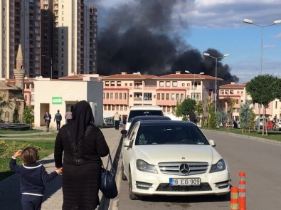 Bursa'daki Yangın Söndürüldü, İşyeri Sahibi Ve Bir İtfaiyeci Yaralandı