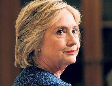 Clinton'ın çıplak heykeli dikildi