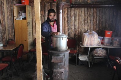 Erzurum'da Soba Ve Kaloriferler Yanmaya Başladı