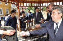 AŞURE GÜNÜ - Kaymakam Kılıç'tan Vatandaşlara Aşure İkramı